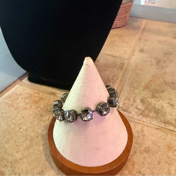 Sabika Classics Crystal Necklace & Bracelet - Picture 3 of 9